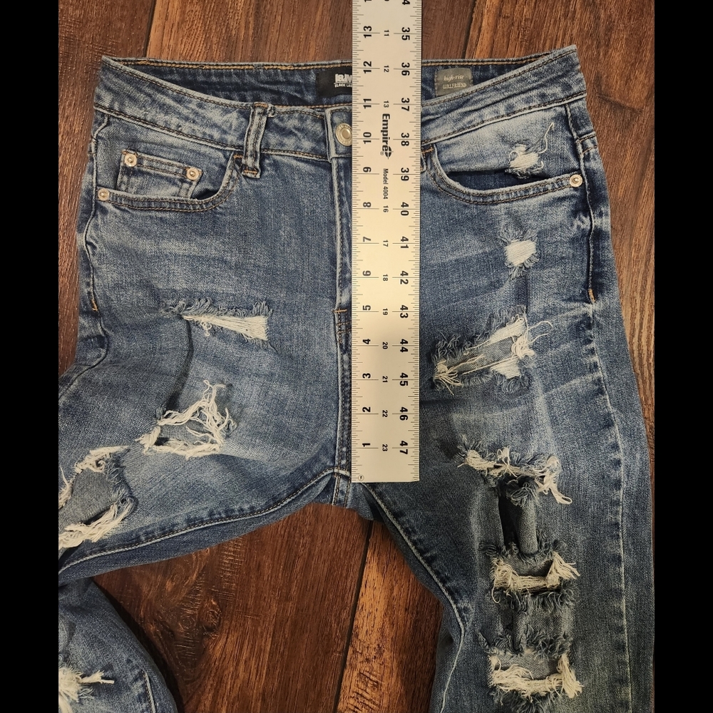 Distressed Jeans - Picture 13 of 16